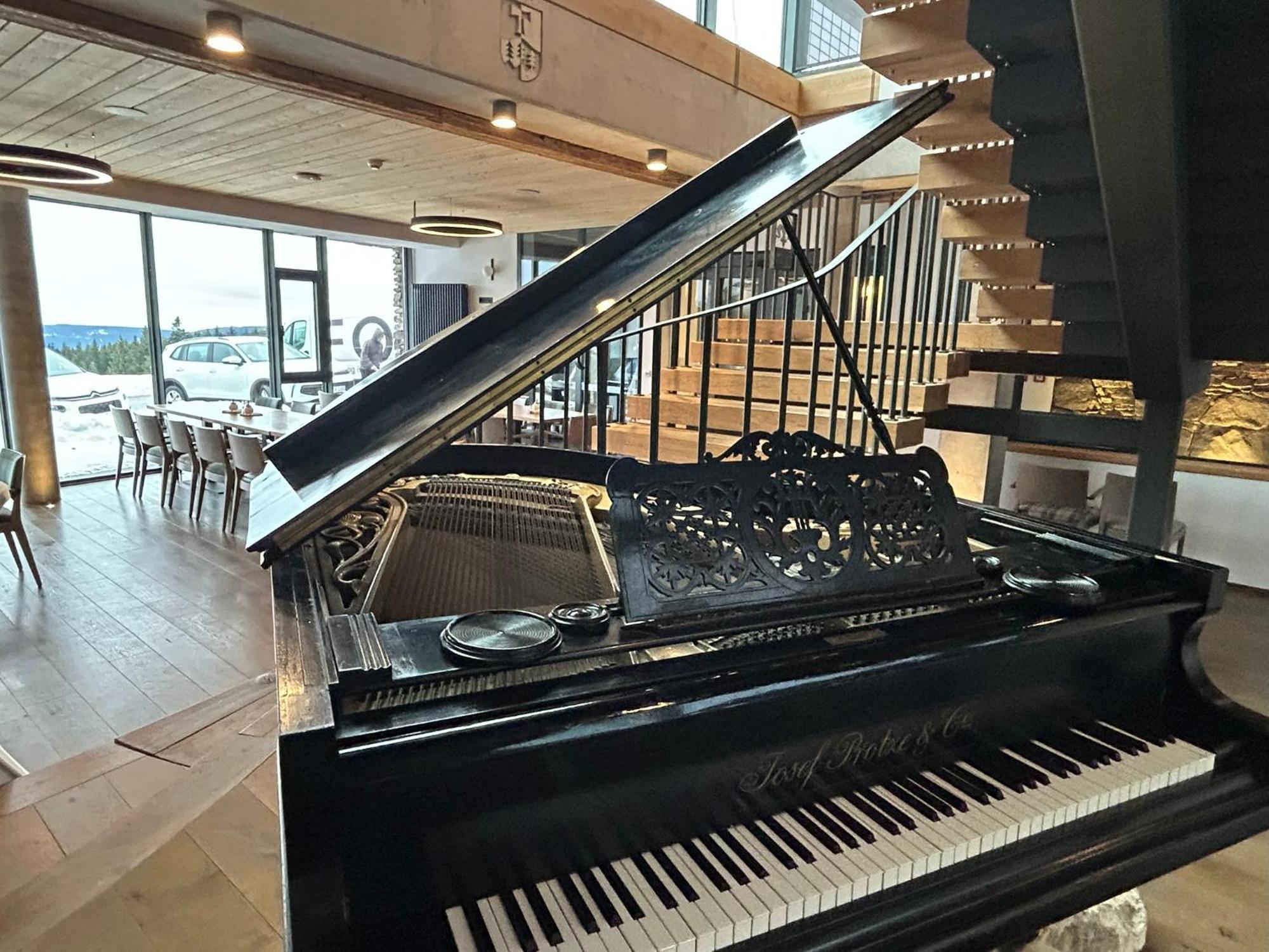 Erlebachova Bouda, Hotel - Resort Svaty Frantisek Шпиндлерув-Млин Экстерьер фото